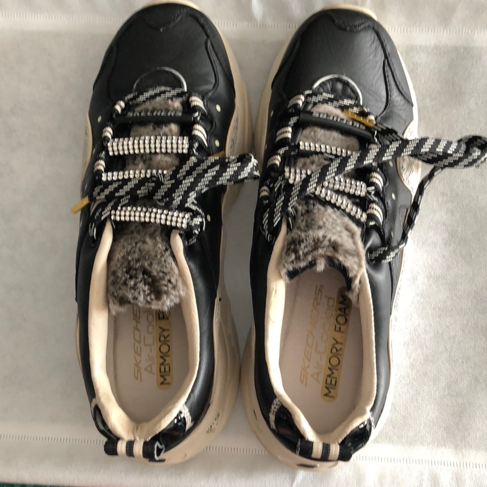 Sketchers Air-cooled memory foam shoes